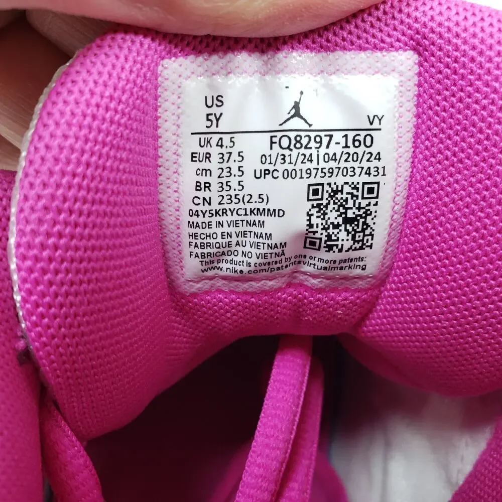 Nike Air Jordan Max Aura 6 Youth Girls Sz 5Y Womens Sz 6.5 White Fire Pink Shoes